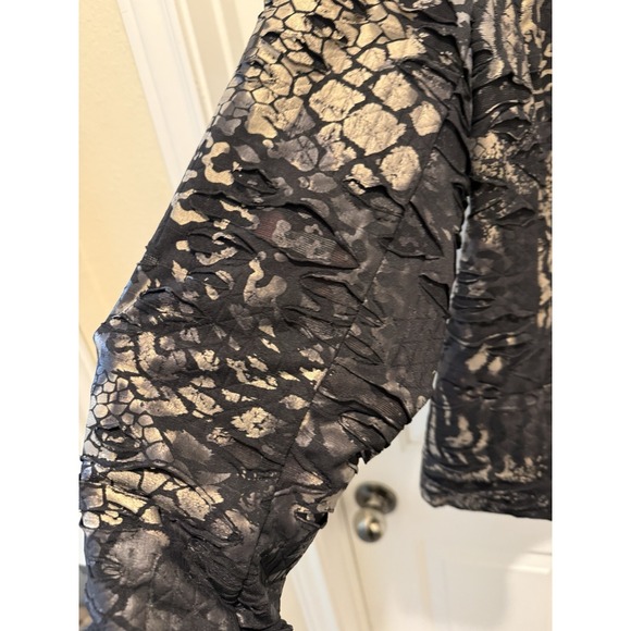 Chico's Animal Print Textured Collared Jacket Black Beige Women's Size 2 - Picture 4 of 6